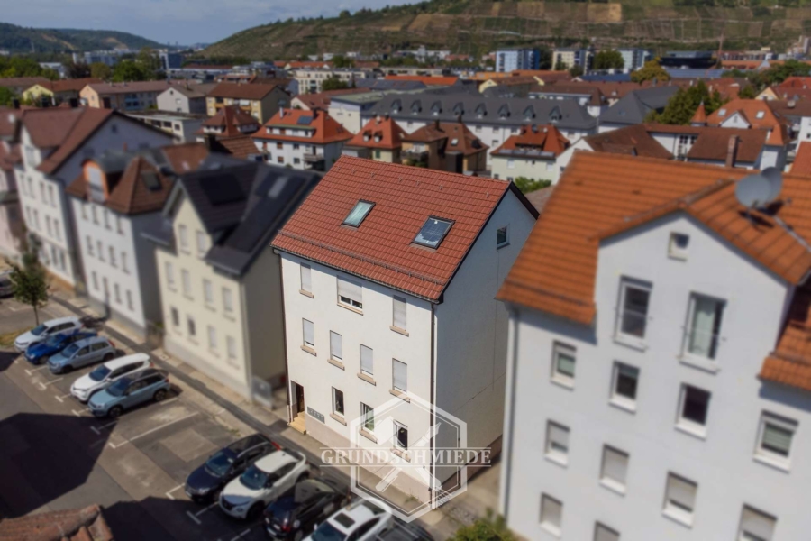 Viermal Wohnen. Einmal Gewerbe. Für Generationen & Anleger., 73734 Esslingen am Neckar, Mehrfamilienhaus